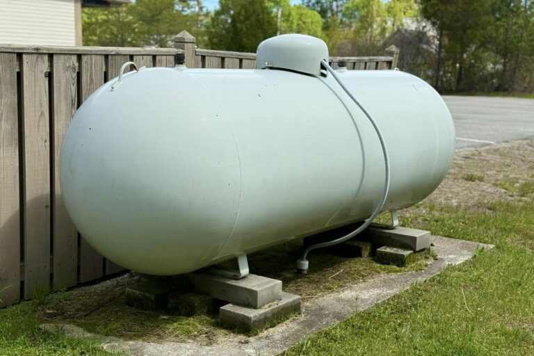 Read more about the article Przeglądy techniczne przydomowych zbiorników na gaz