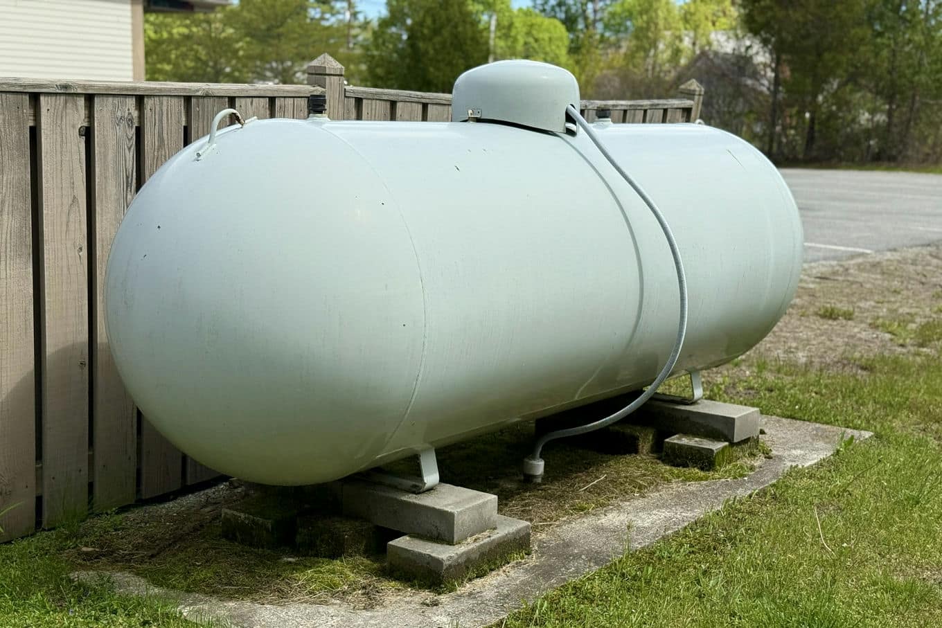 Read more about the article Przeglądy techniczne przydomowych zbiorników na gaz